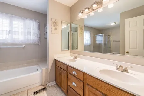 772 Red Oak Drive Bartlett IL 60103