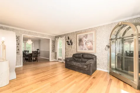 772 Red Oak Drive Bartlett IL 60103
