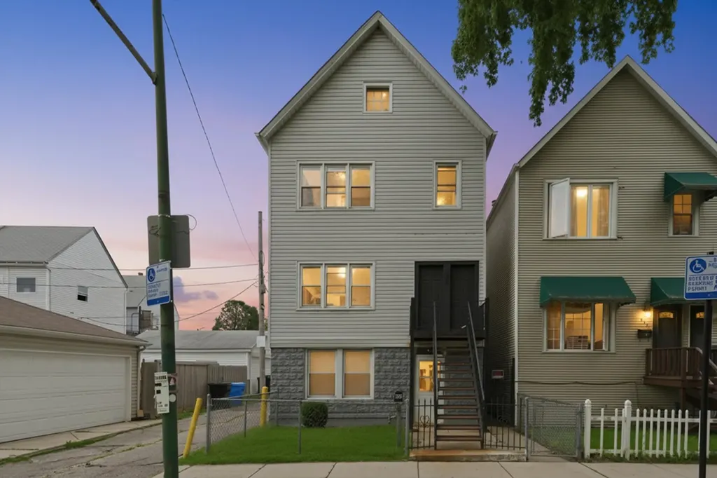 646 West 47th Place Chicago IL 60638