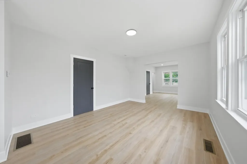 646 West 47th Place Chicago IL 60638