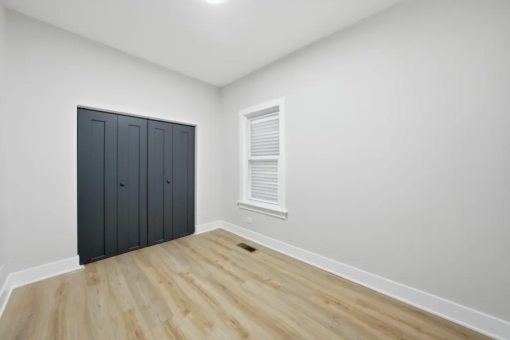 646 West 47th Place Chicago IL 60638