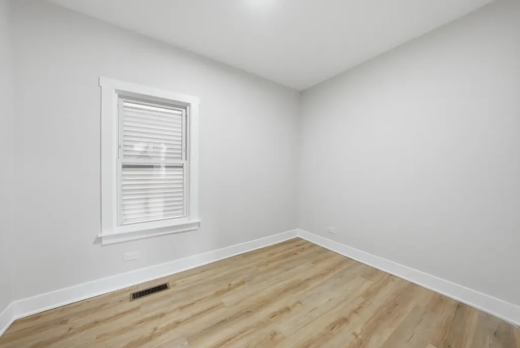 646 West 47th Place Chicago IL 60638