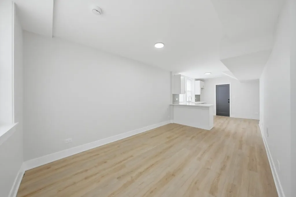 646 West 47th Place Chicago IL 60638