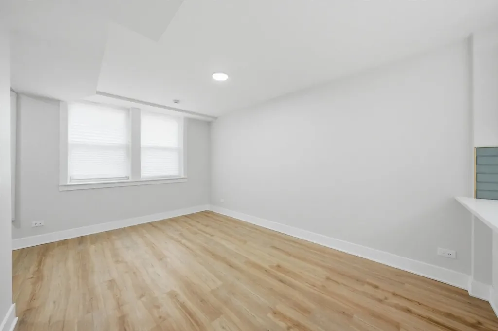 646 West 47th Place Chicago IL 60638