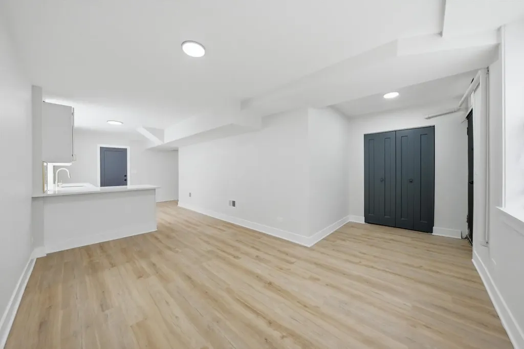 646 West 47th Place Chicago IL 60638