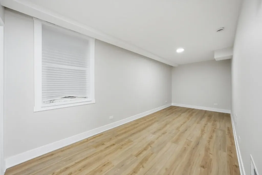 646 West 47th Place Chicago IL 60638