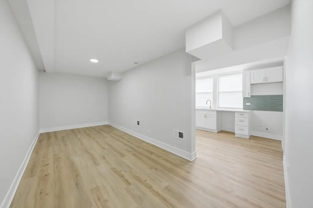 646 West 47th Place Chicago IL 60638