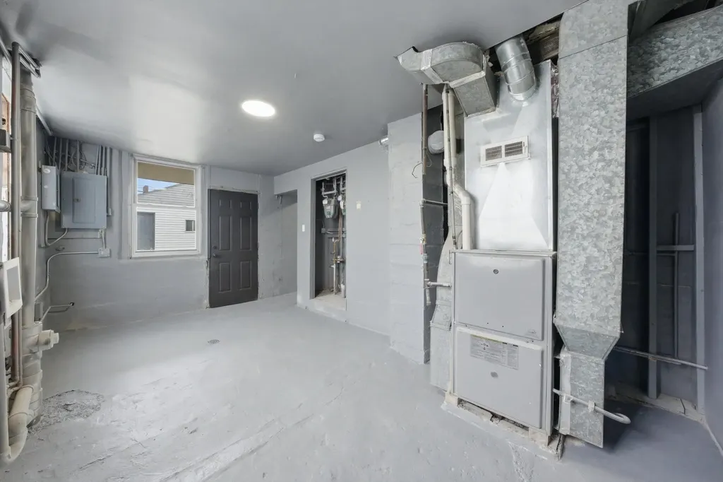 646 West 47th Place Chicago IL 60638