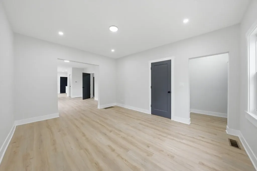646 West 47th Place Chicago IL 60638