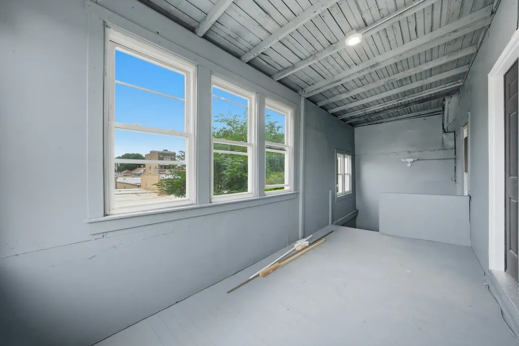 646 West 47th Place Chicago IL 60638
