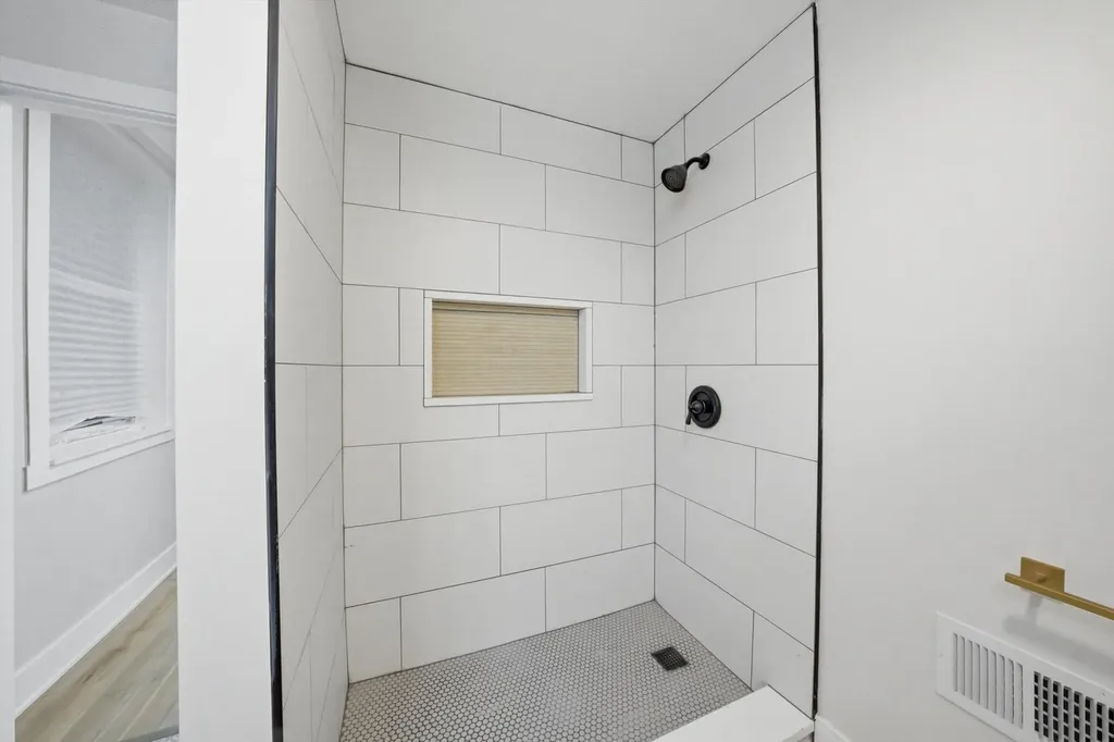 646 West 47th Place Chicago IL 60638