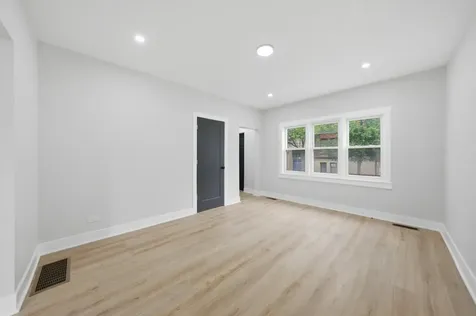 646 West 47th Place Chicago IL 60638