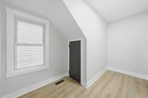 646 West 47th Place Chicago IL 60638