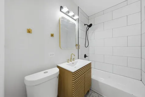 646 West 47th Place Chicago IL 60638