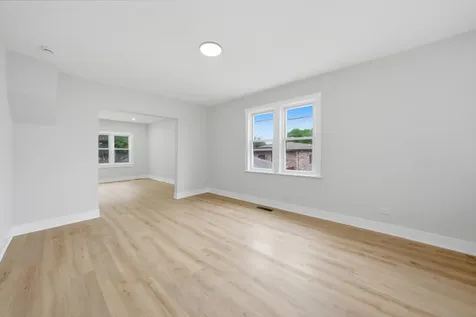 646 West 47th Place Chicago IL 60638