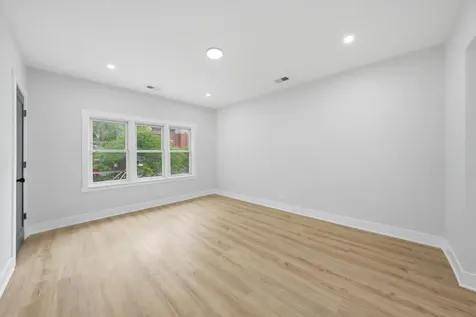 646 West 47th Place Chicago IL 60638