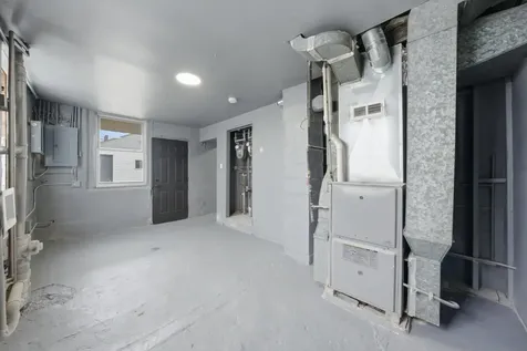 646 West 47th Place Chicago IL 60638