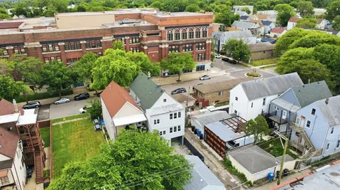 646 West 47th Place Chicago IL 60638