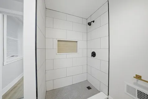 646 West 47th Place Chicago IL 60638