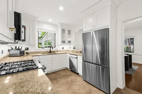2766 Asbury Avenue Evanston IL 60201