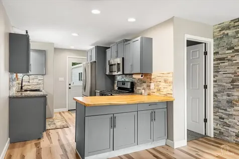 2622 West Emerald Court Mchenry IL 60051