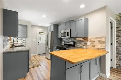 2622 West Emerald Court Mchenry IL 60051