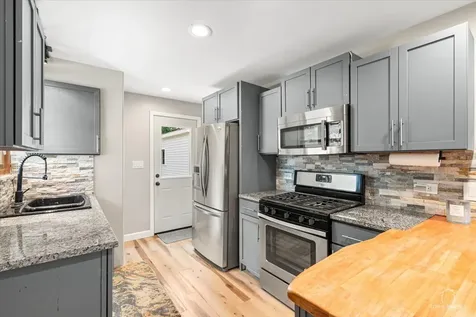 2622 West Emerald Court Mchenry IL 60051