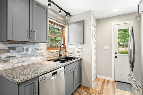 2622 West Emerald Court Mchenry IL 60051