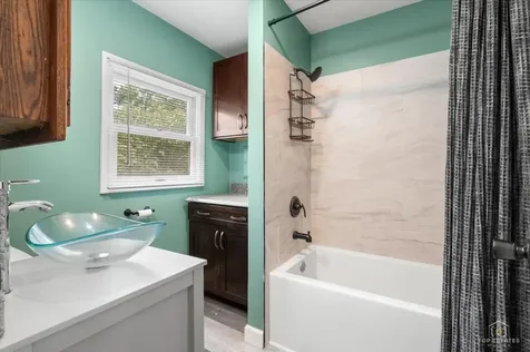 2622 West Emerald Court Mchenry IL 60051
