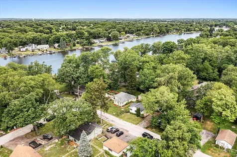 2622 West Emerald Court Mchenry IL 60051
