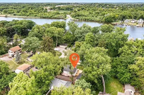 2622 West Emerald Court Mchenry IL 60051