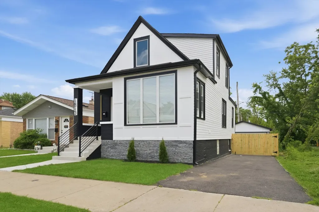 1513 West 61st Street Chicago IL 60636