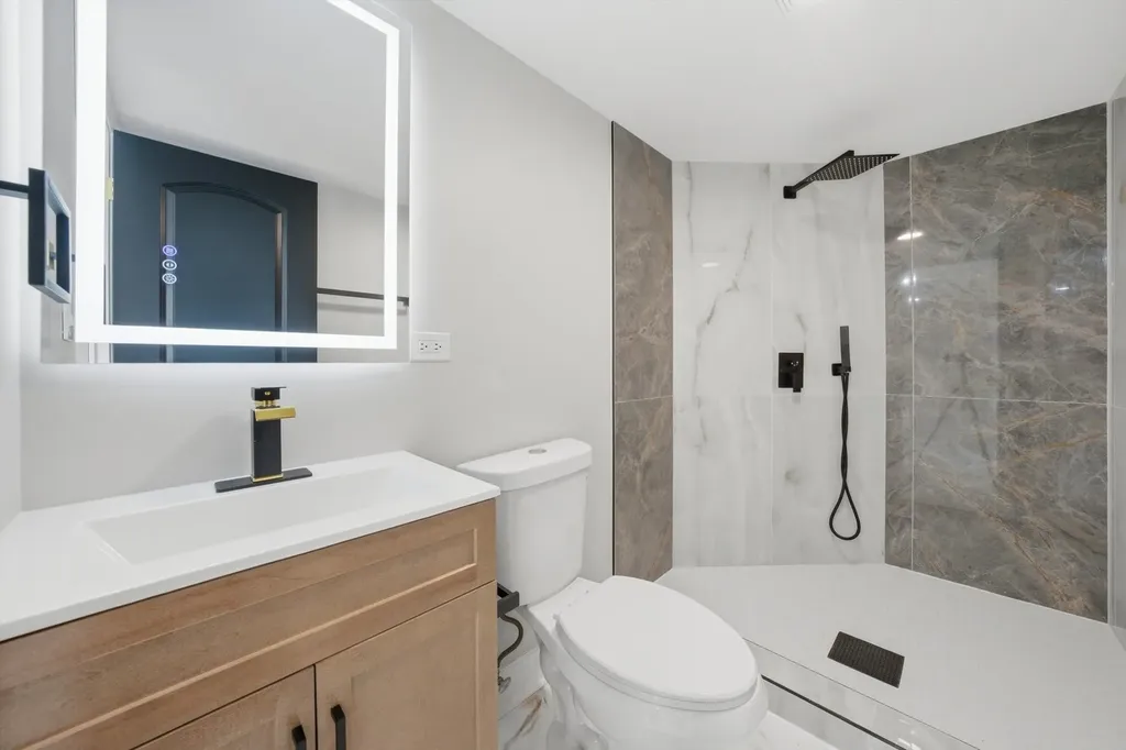 1513 West 61st Street Chicago IL 60636