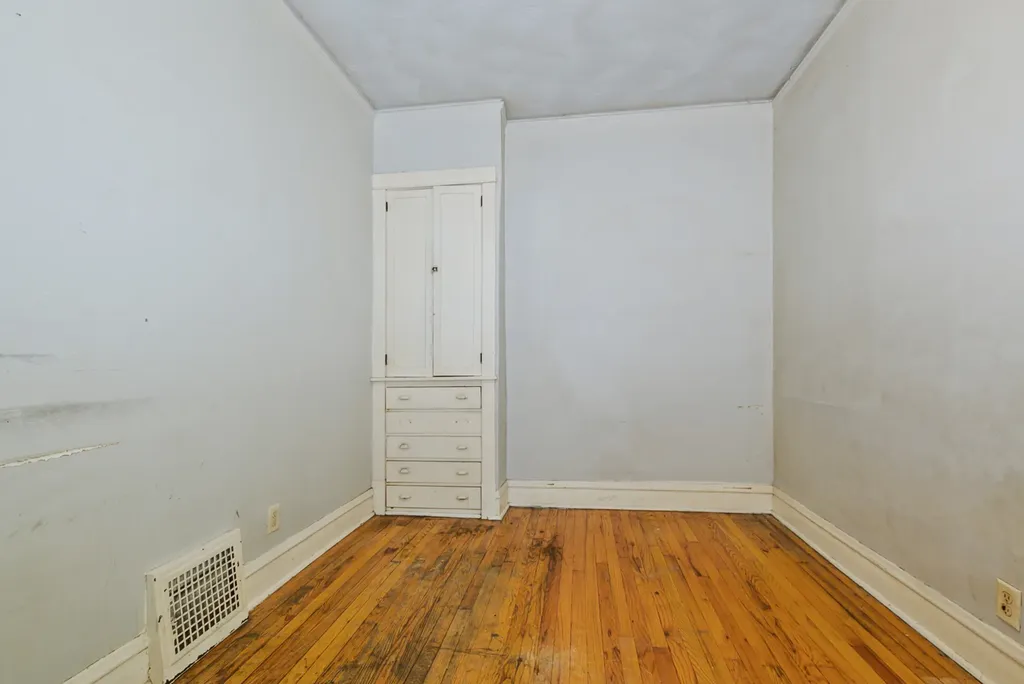 10320 South Indiana Avenue Chicago IL 60628