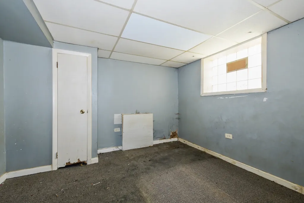 10320 South Indiana Avenue Chicago IL 60628