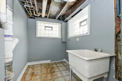 10320 South Indiana Avenue Chicago IL 60628