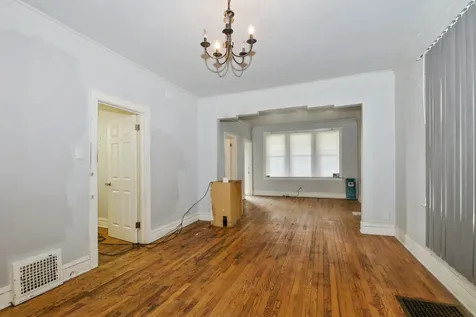 10320 South Indiana Avenue Chicago IL 60628
