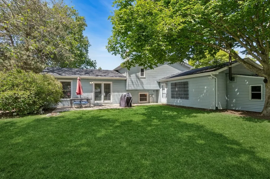 28W691 Leverenz Road Naperville IL 60564