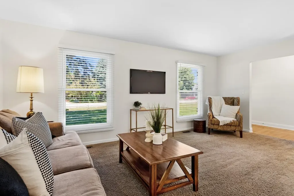 28W691 Leverenz Road Naperville IL 60564