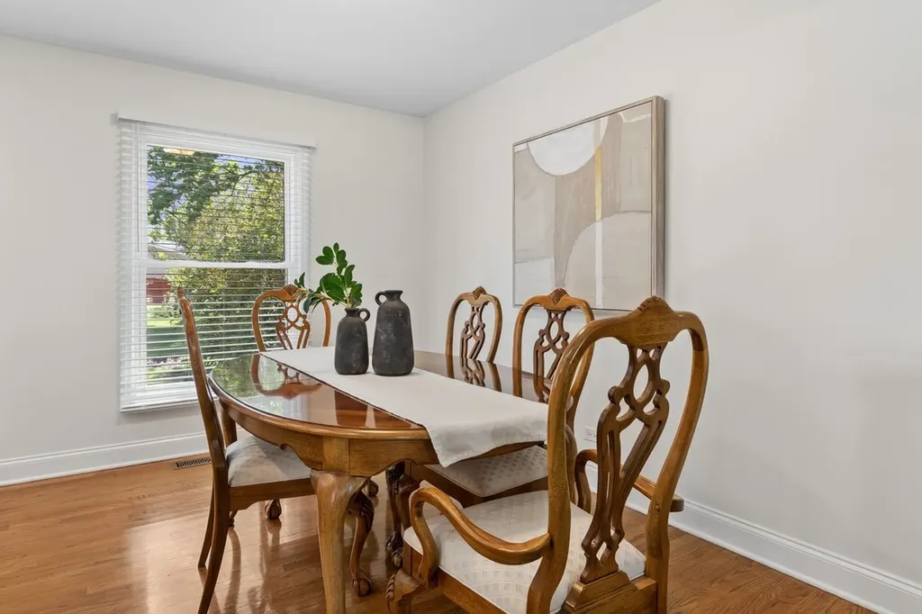 28W691 Leverenz Road Naperville IL 60564