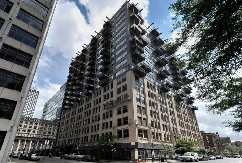 565 West Quincy Street Chicago IL 60661