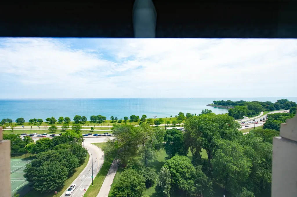 5300 South Shore Drive Chicago IL 60615