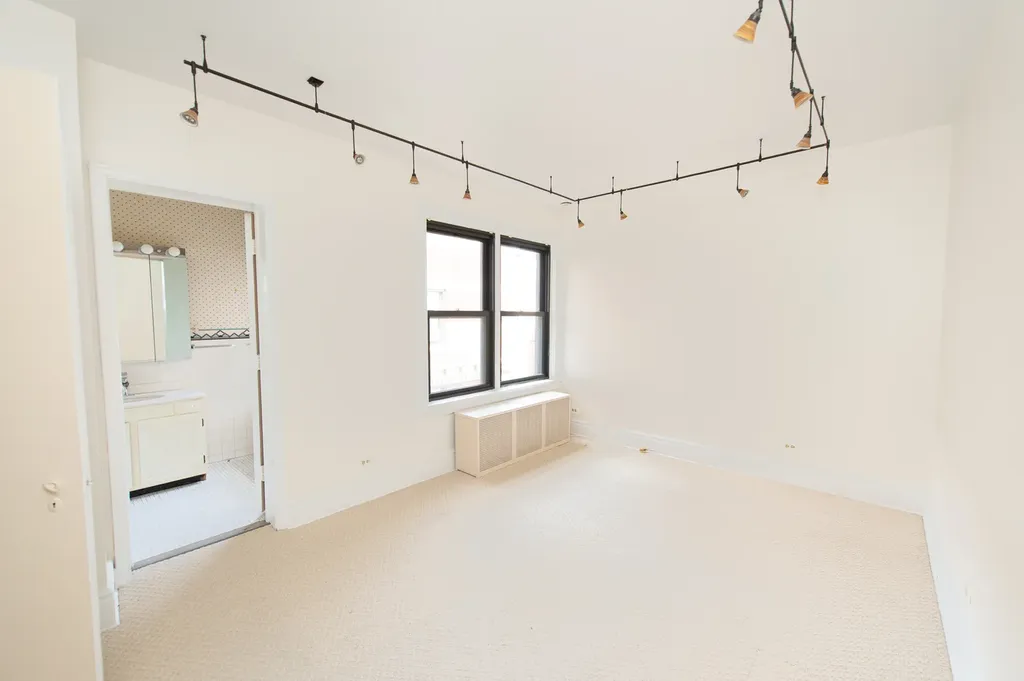 5300 South Shore Drive Chicago IL 60615