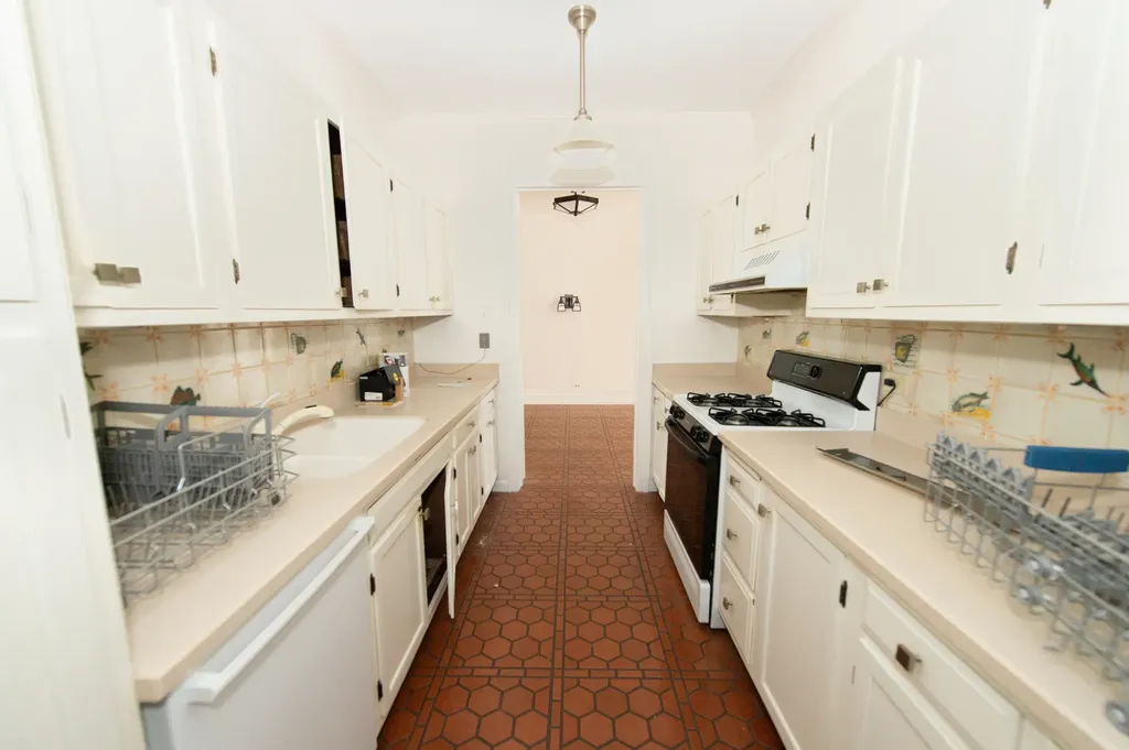 5300 South Shore Drive Chicago IL 60615
