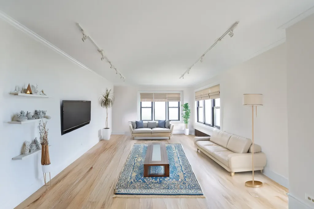5300 South Shore Drive Chicago IL 60615