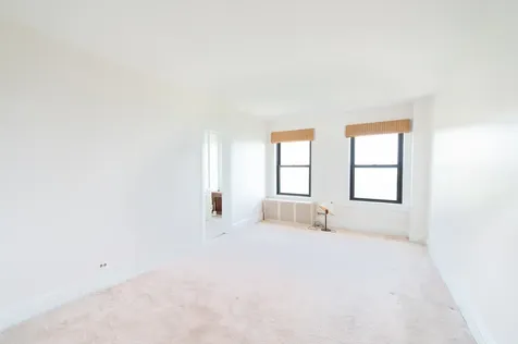 5300 South Shore Drive Chicago IL 60615