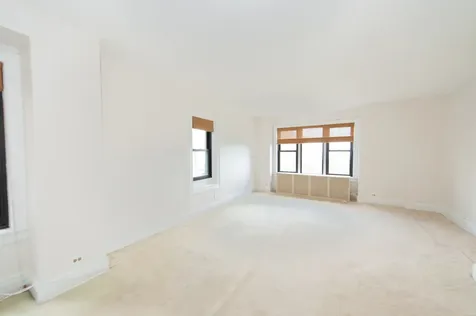 5300 South Shore Drive Chicago IL 60615