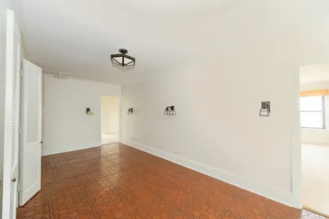 5300 South Shore Drive Chicago IL 60615