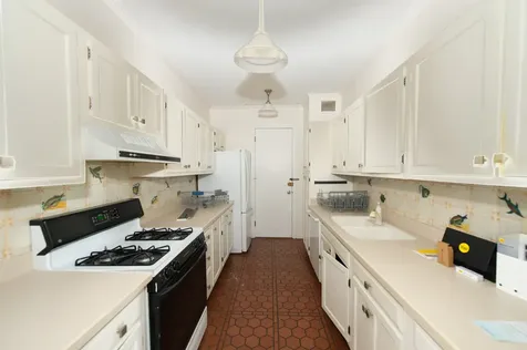 5300 South Shore Drive Chicago IL 60615