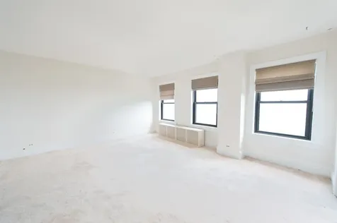 5300 South Shore Drive Chicago IL 60615
